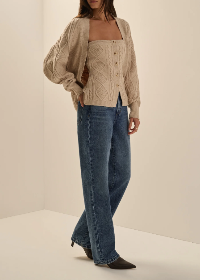 The Layla Shrug, Cream