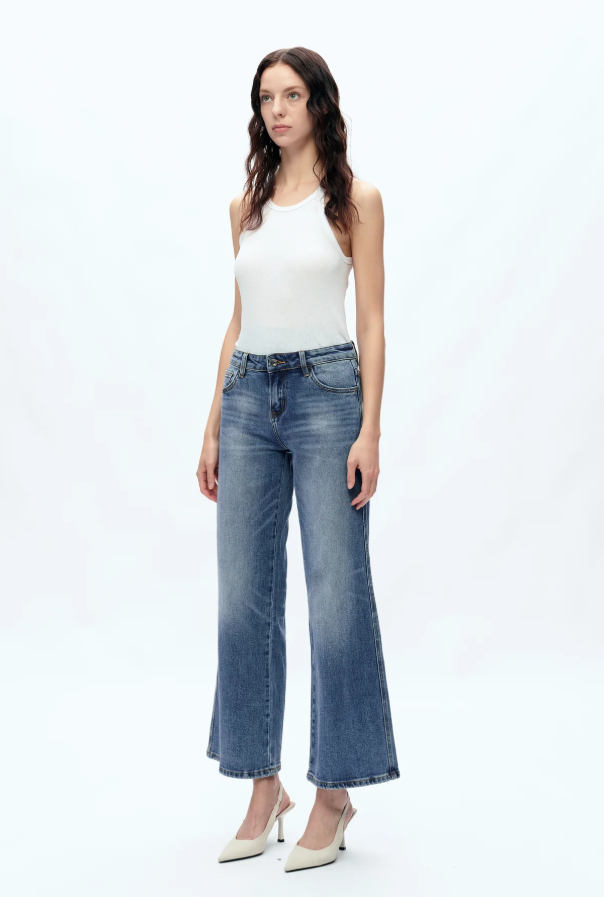 Kristy Mid Rise Relaxed Straight Denim Jeans, Chilly Blue