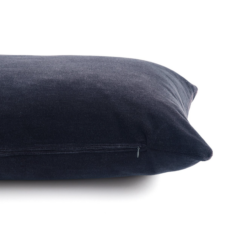 Bridger Pillow, Monte Navy