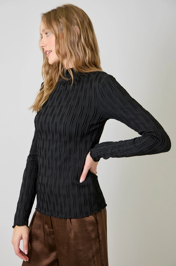 Lettuce Edge Textured Knit Top, Black