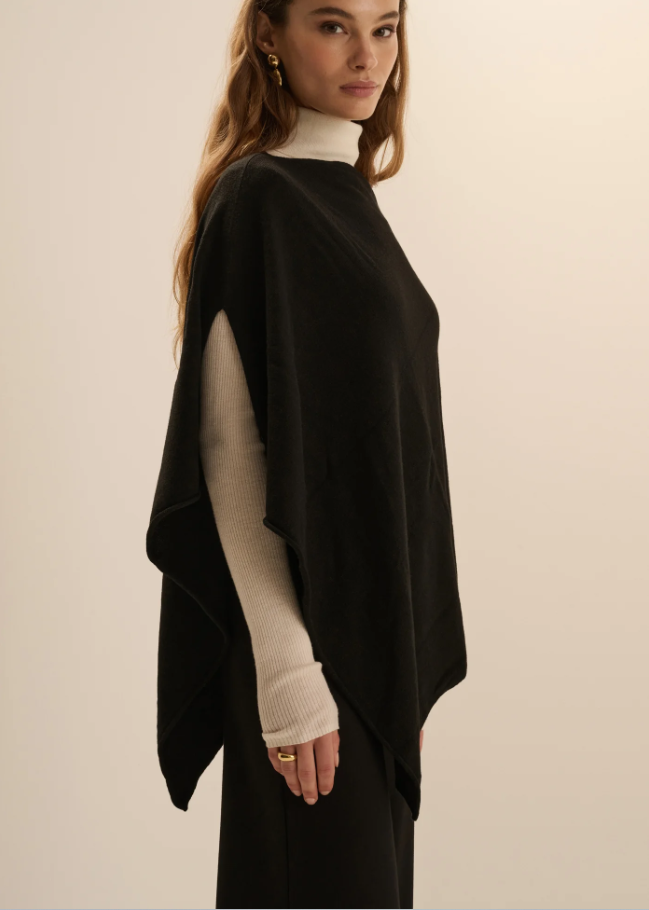 The Everyday Poncho, Black