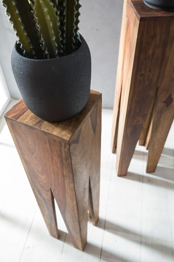Ayra V Cut Pedestal