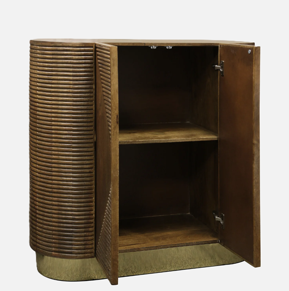 Wilson Cabinet - 13 Hub Lane   |  