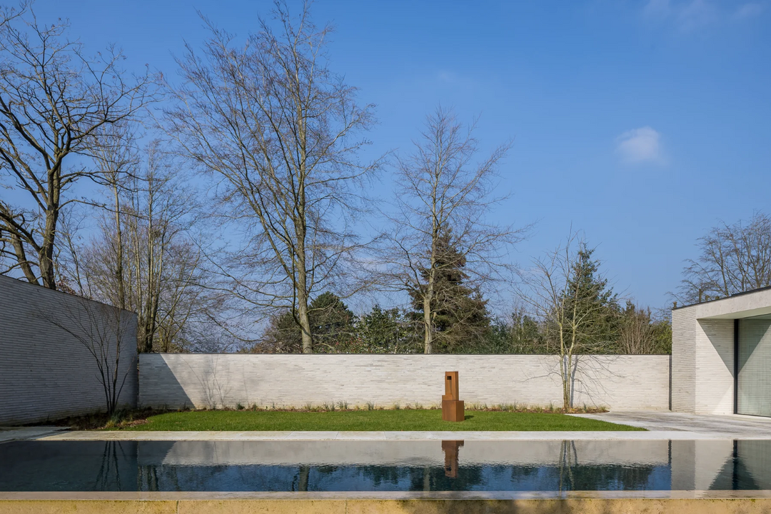 Sophisticated Elegance: Dennis T'Jampens