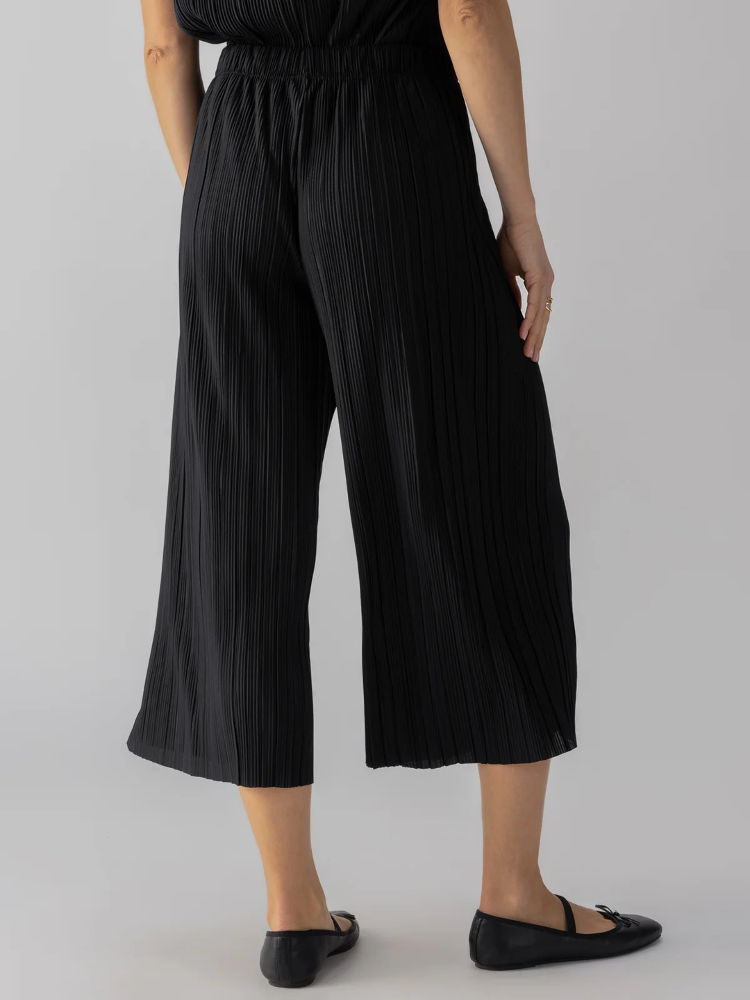 PLISSE SEMI HIGH RISE CULOTTE BLACK