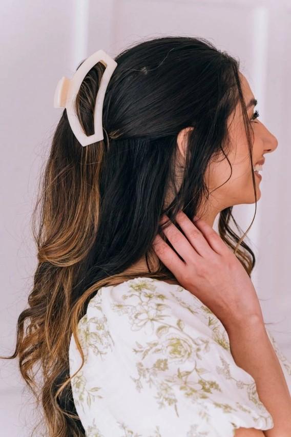 Open Hair Clip, Almond Beige