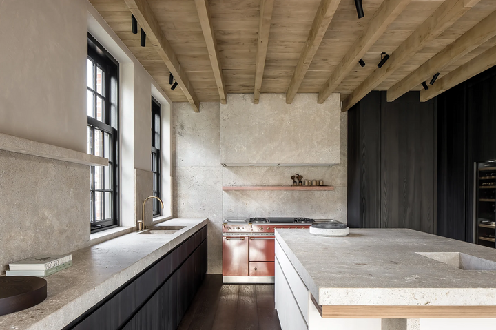 Sophisticated Elegance: Dennis T'Jampens