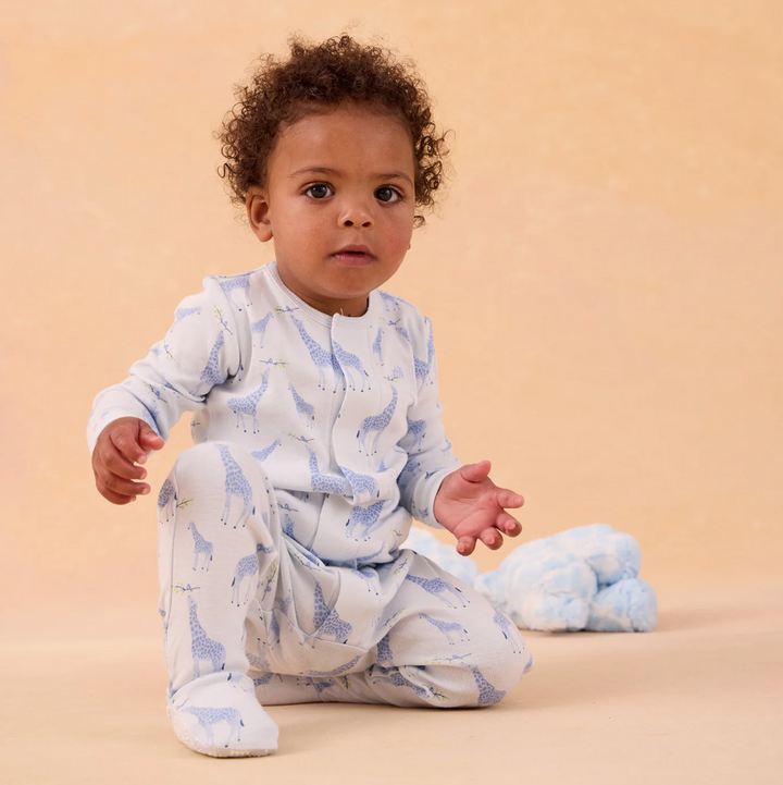 blue jolie giraffe magnetic footie