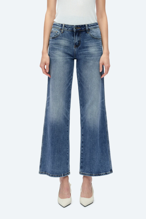 Kristy Mid Rise Relaxed Straight Denim Jeans, Chilly Blue
