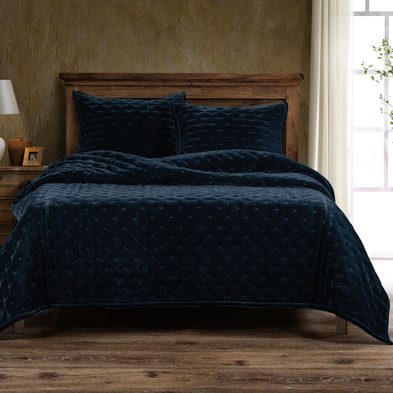 Stella Faux Silk Velvet Pintuck 3PC Quilt Set - Thumbnail 4